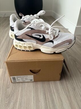 Nike Air Zoom Fire Sneakers (6)
